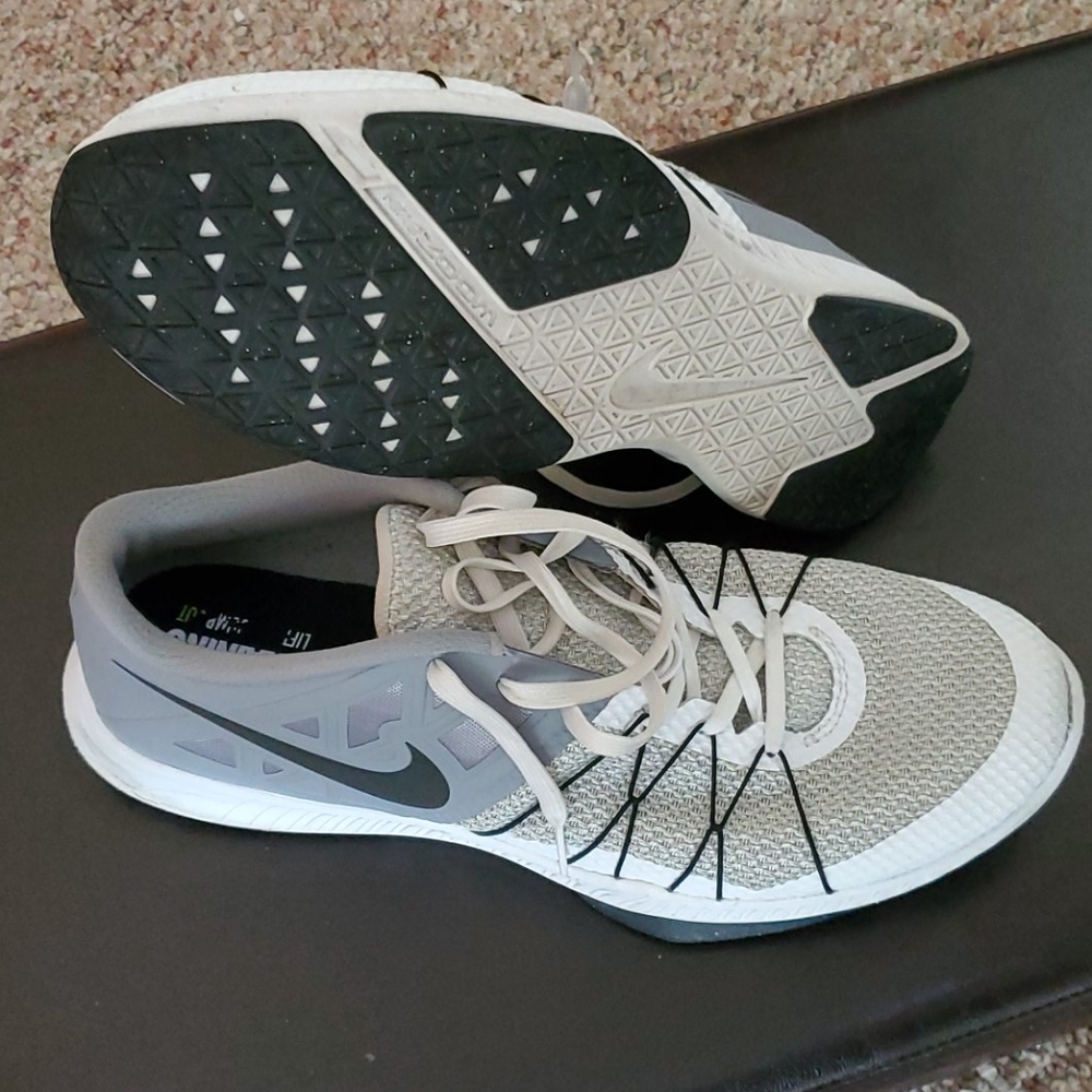 NIKE ZOOM TRAIN INCREDIBLY FAST